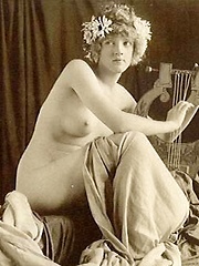 Vintage fantasy nude chicks posing for the camera