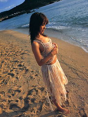 Mihiiro Asian model takes lingerie off and exposes her hot curves